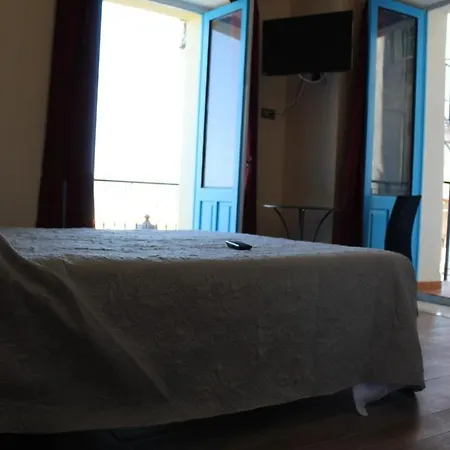 Seaside 3*