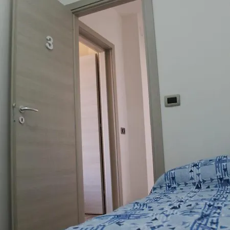 Seaside 3*