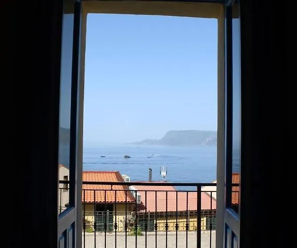 Seaside 3* Scilla